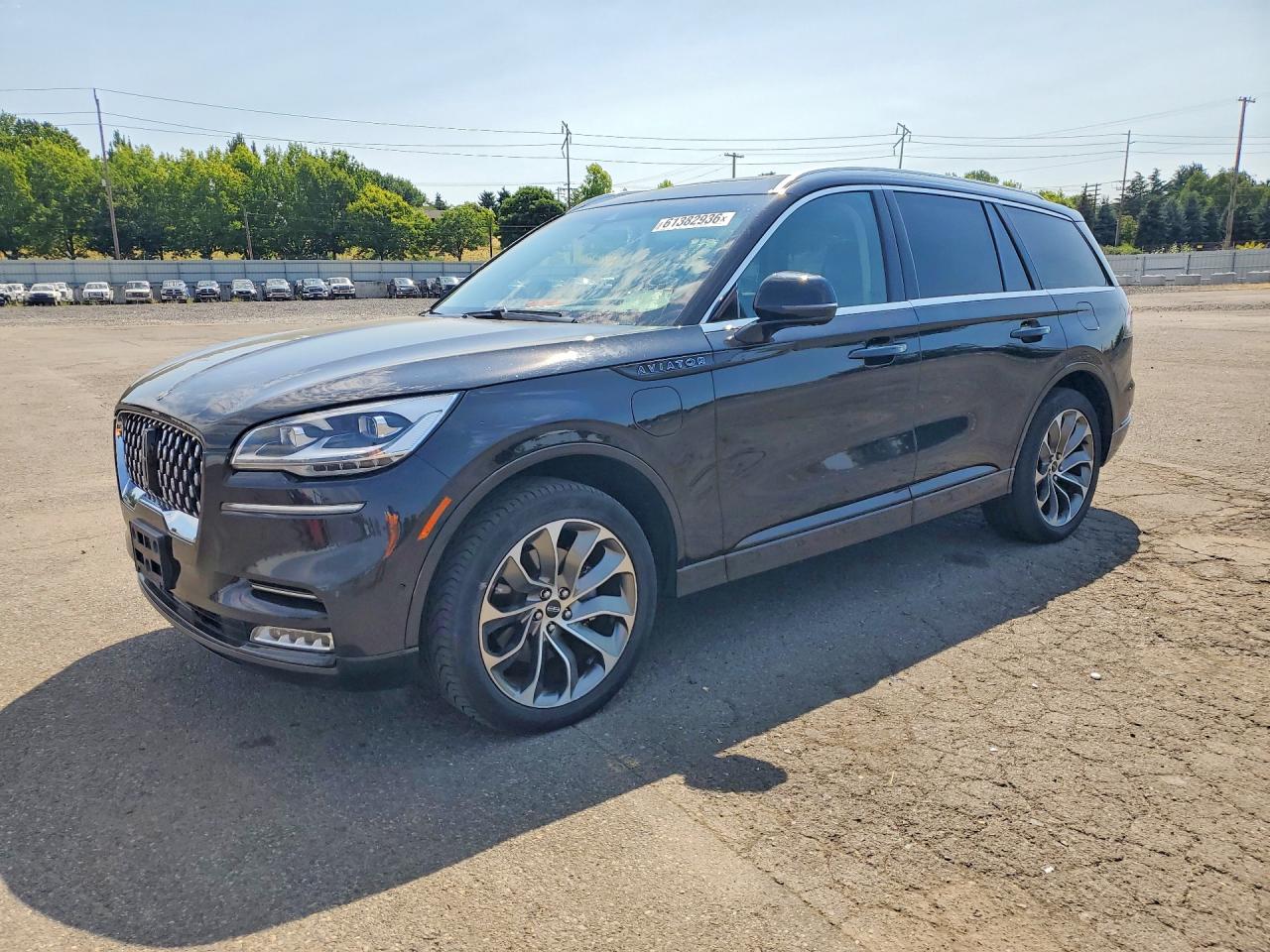 2023 Lincoln Aviator Grand Touring, VIN 5LMYJ8XY4PNL01399 — Normal wear