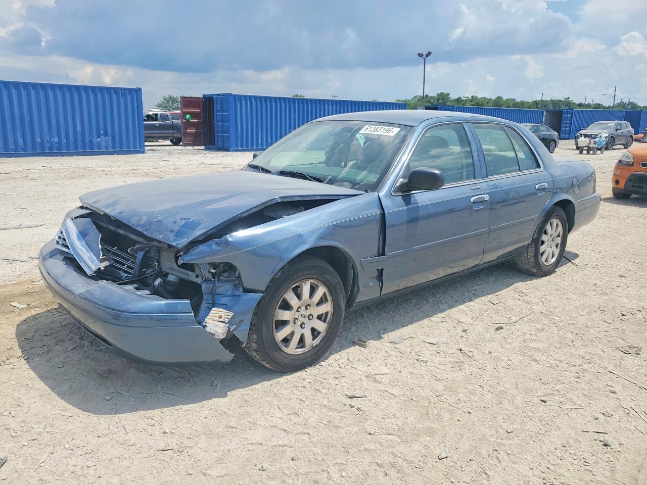 2008 Ford Crown Victoria LX, VIN 2FAFP74V68X132526 — Front end