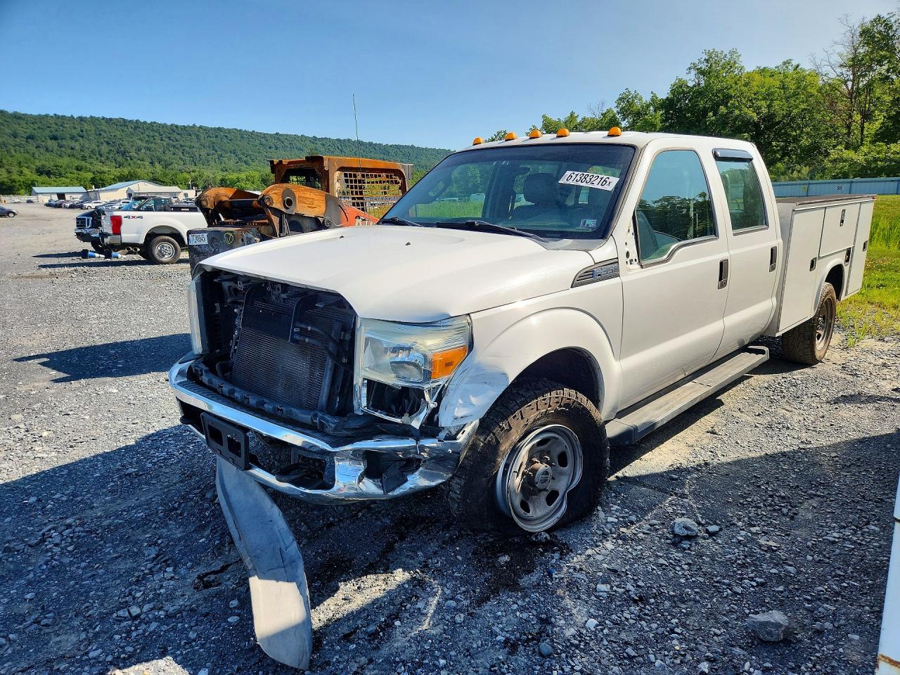 2013 Ford F-350, VIN 1FD8W3F62DEA55455 — Front end