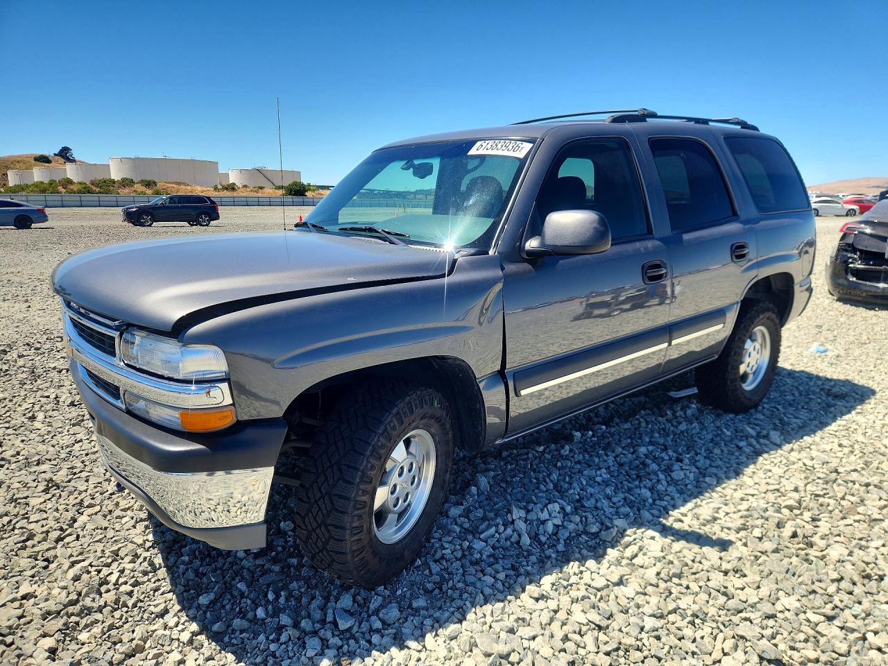 2002 Chevrolet Tahoe LS, VIN 1GNEK13T12J314918 — Front end