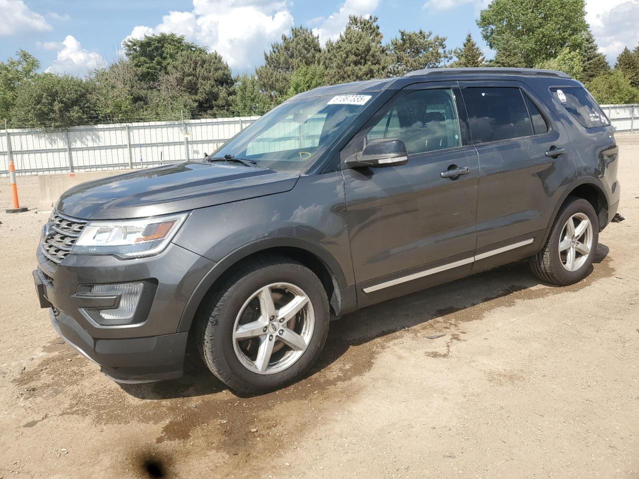 2017 Ford Explorer XLT, VIN 1FM5K8D87HGD81343 — Rear end