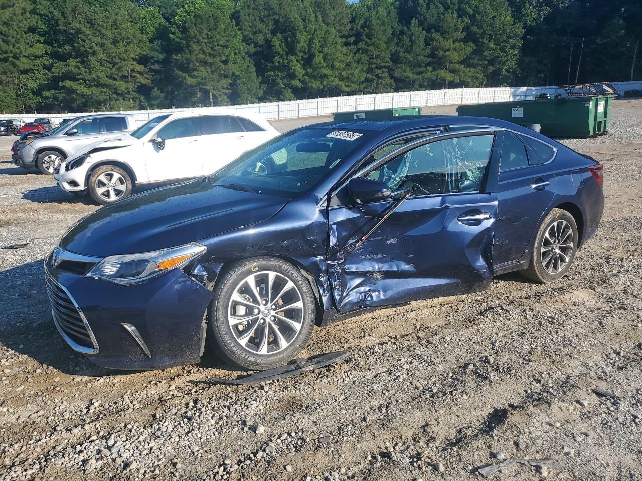 2016 Toyota Avalon XLE Premium, VIN 4T1BK1EB4GU228763 — Side