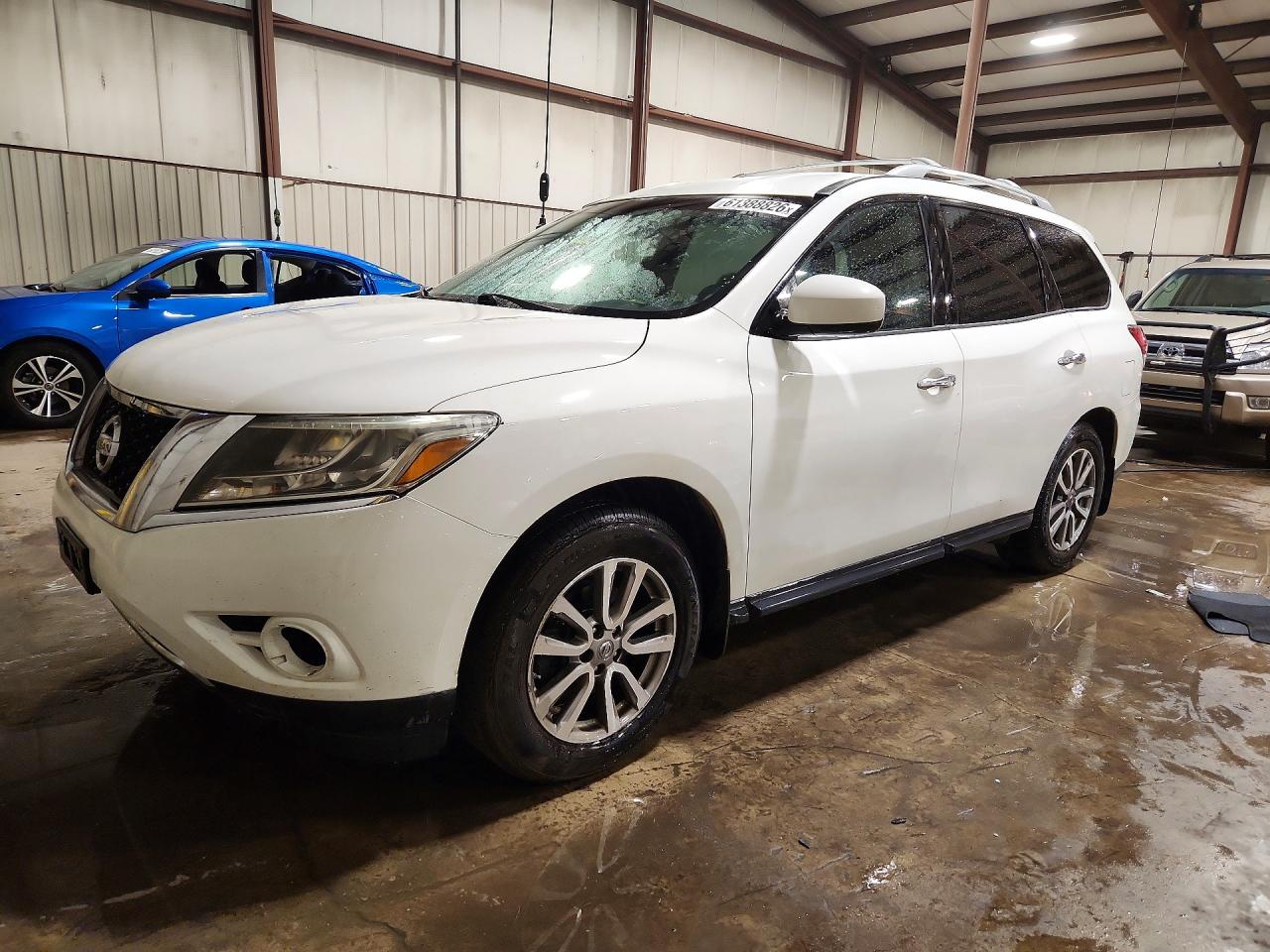 2015 Nissan Pathfinder SV, VIN 5N1AR2MM9FC692099 — Side