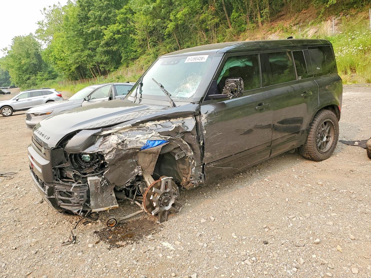 2023 Land Rover Defender V8, VIN SALEWEEE6P2122343 — Front end