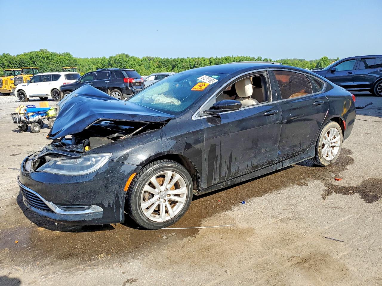 2015 Chrysler 200 Limited, VIN 1C3CCCAB7FN614985 — Front end