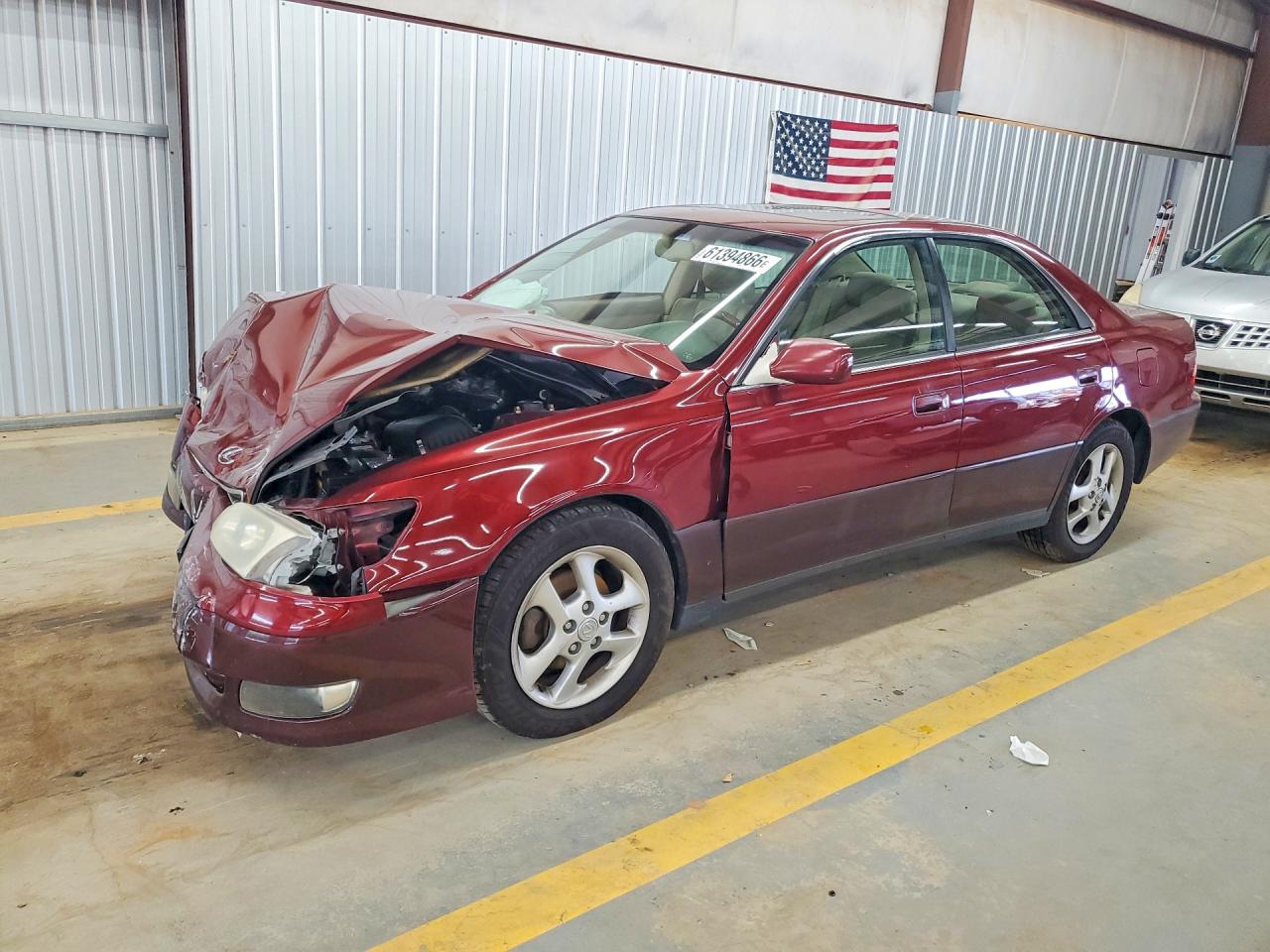 2001 Lexus ES 300, VIN JT8BF28G715111328 — Перед