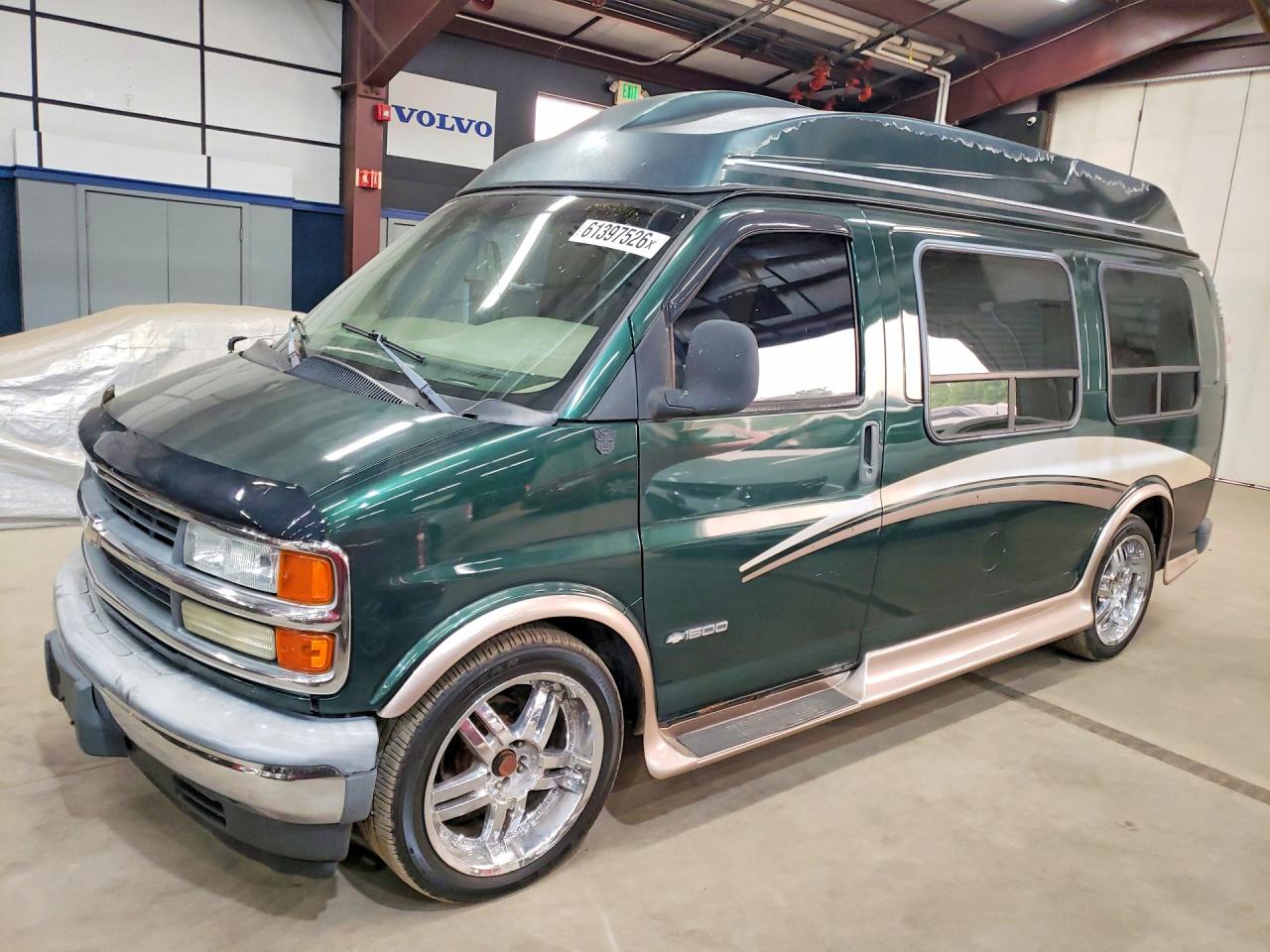 2002 Chevrolet Express, VIN 1GBFG15W721164727 — Minor dents and scratches