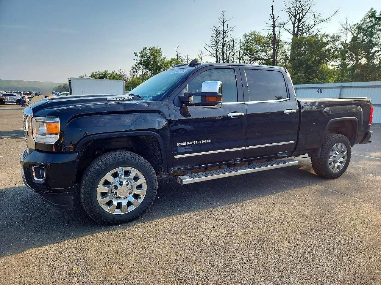 2019 GMC Sierra 2500HD Denali, VIN 1GT12SEY4KF242959 — Roof