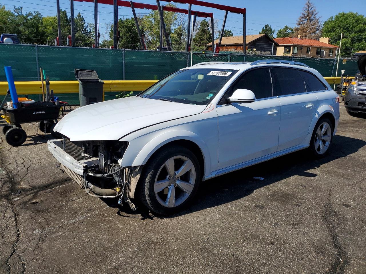 2014 Audi allroad A4 Premium, VIN WA1TFAFL7EA018171 — Front end