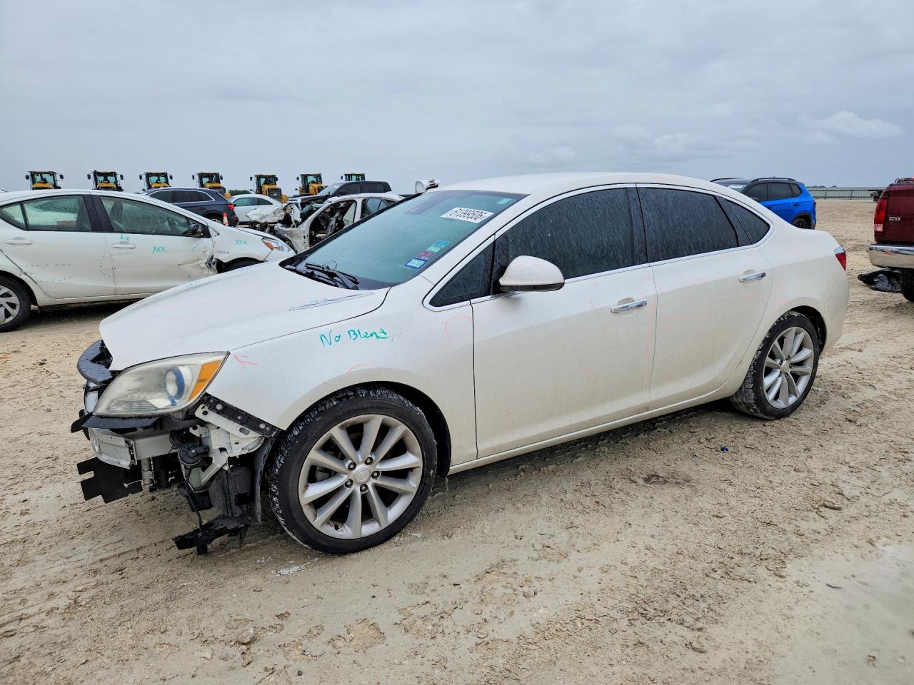 2014 Buick Verano Convenience Group, VIN 1G4PR5SK8E4178959 — Front end