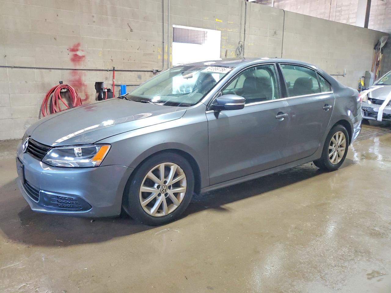 2014 Volkswagen Jetta SE, VIN 3VWD17AJ2EM322767 — Мелкие вмятины и царапины