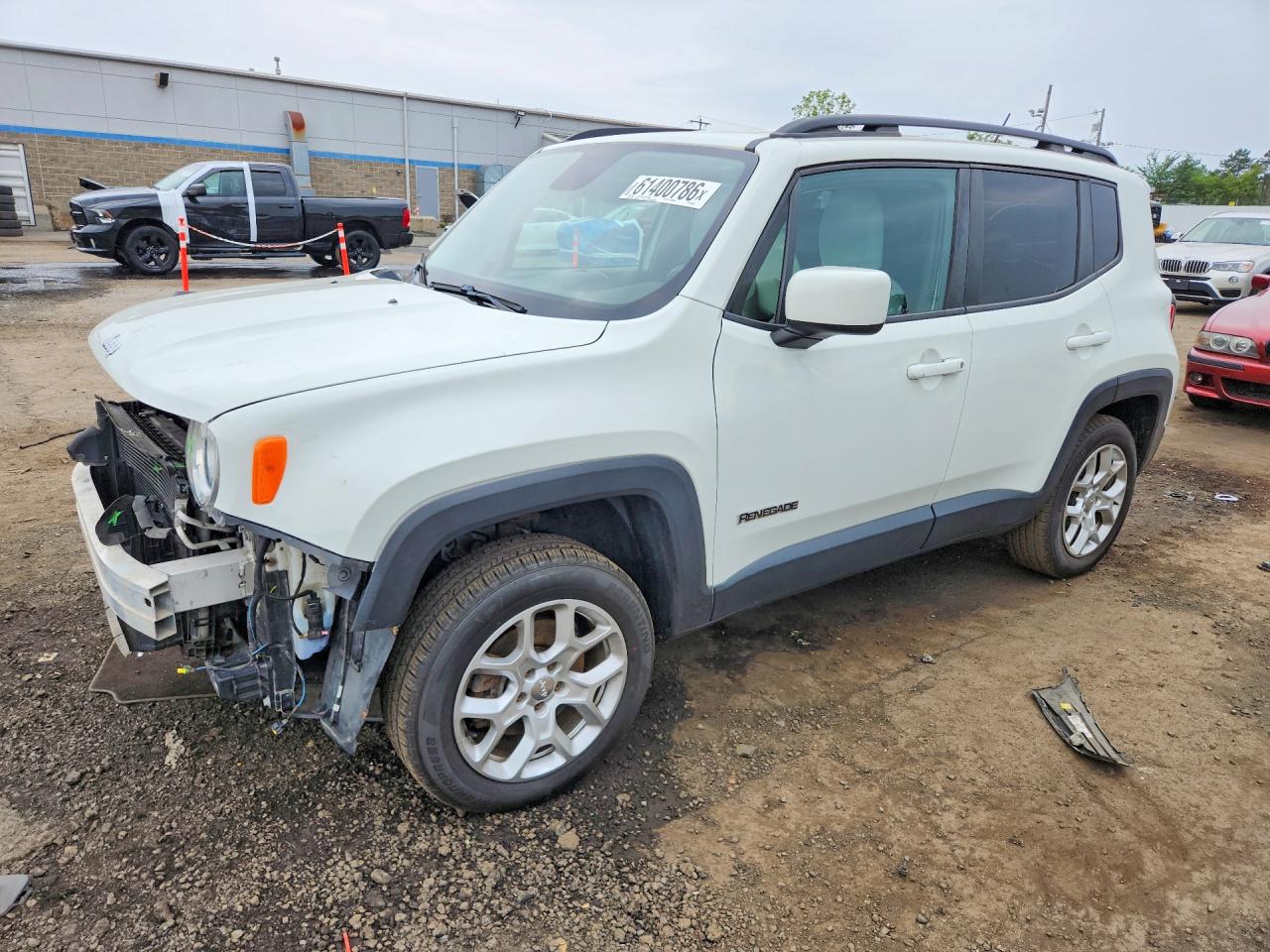 2015 Jeep Renegade Latitude, VIN ZACCJBBT5FPB40917 — Front end