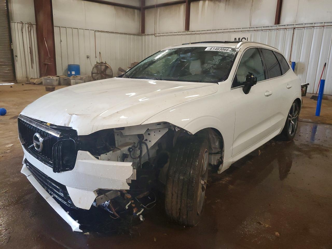 2019 Volvo XC60 Momentum, VIN YV4A22RK7K1379877 — Перед