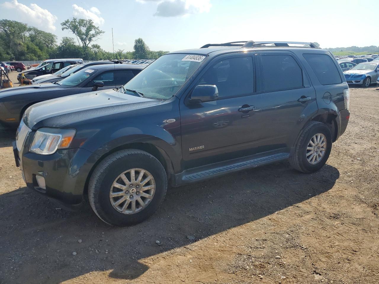 2008 Mercury Mariner Premier, VIN 4M2CU97118KJ19769 — Minor dents and scratches