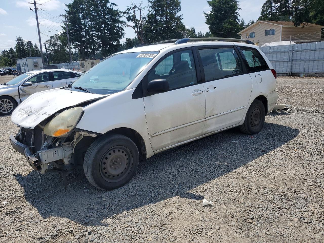 2005 Toyota Sienna LE, VIN 5TDZA23C65S323835 — Front end