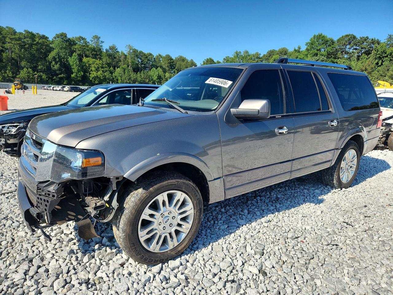 2011 Ford Expedition Max Limited, VIN 1FMJK2A56BEF10066 — Front end
