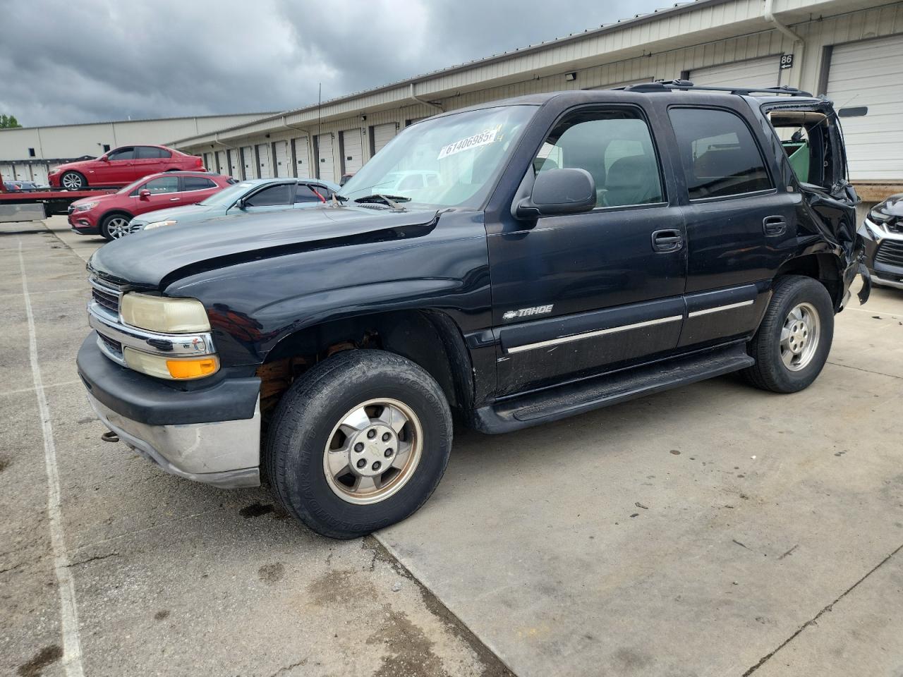 2001 Chevrolet Tahoe LT, VIN 1GNEK13T11R106814 — Rear end