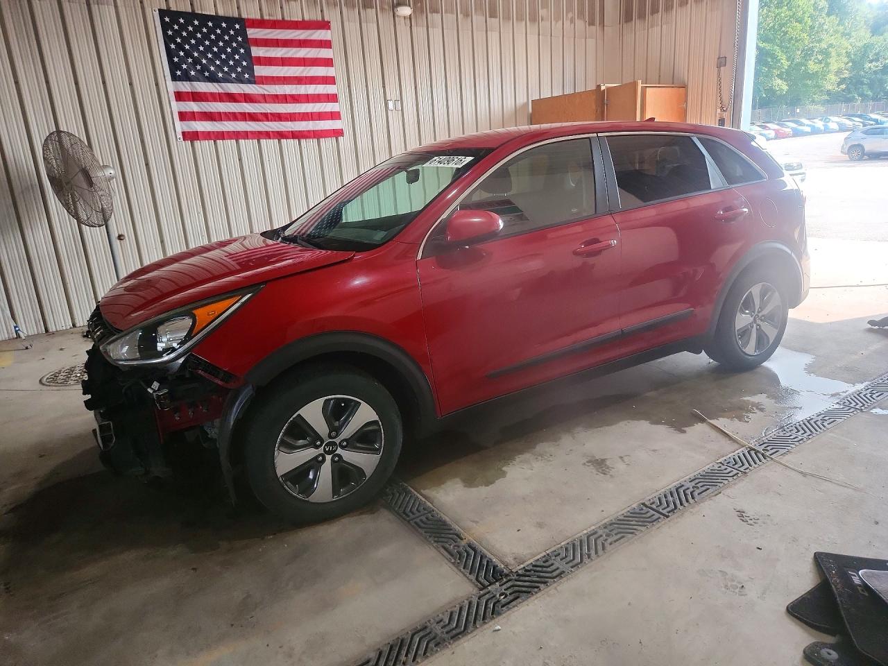 2017 Kia Niro LX, VIN KNDCB3LCXH5080470 — Front end
