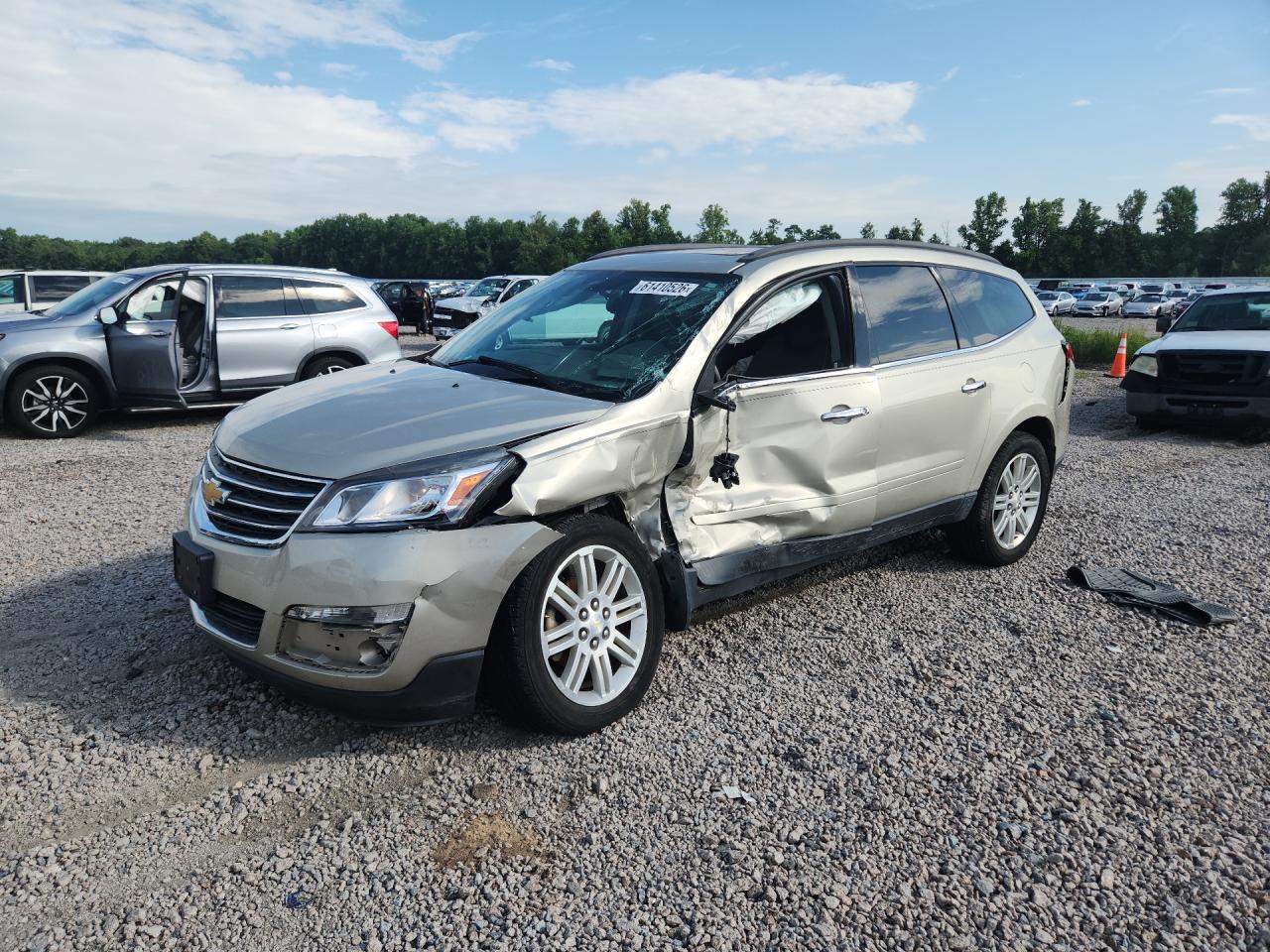 2014 Chevrolet Traverse LT, VIN 1GNKRGKD3EJ161992 — Side