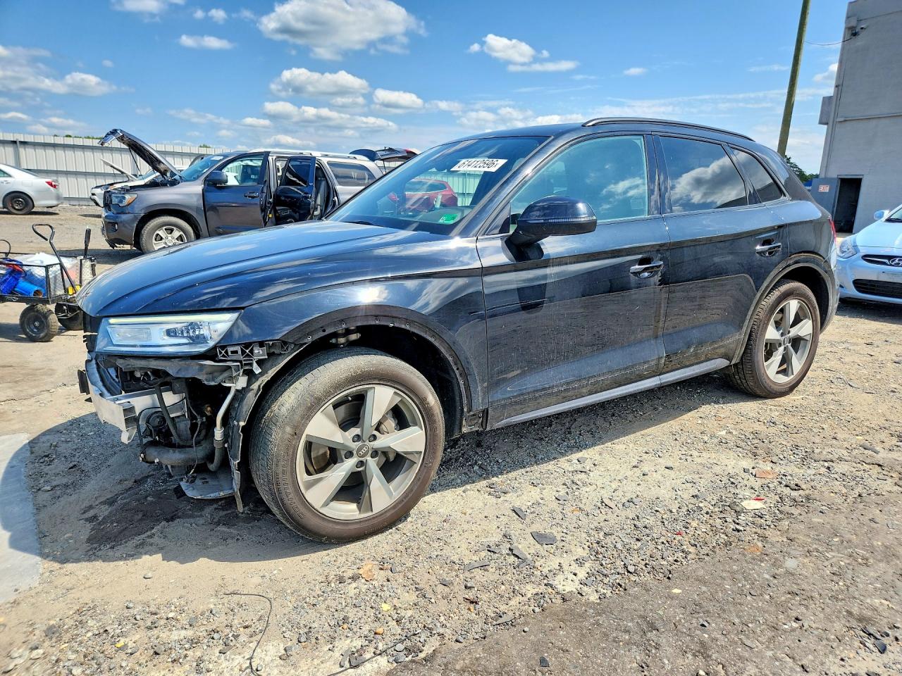 2020 Audi Q5 Premium, VIN WA1ANAFYXL2118701 — Перед