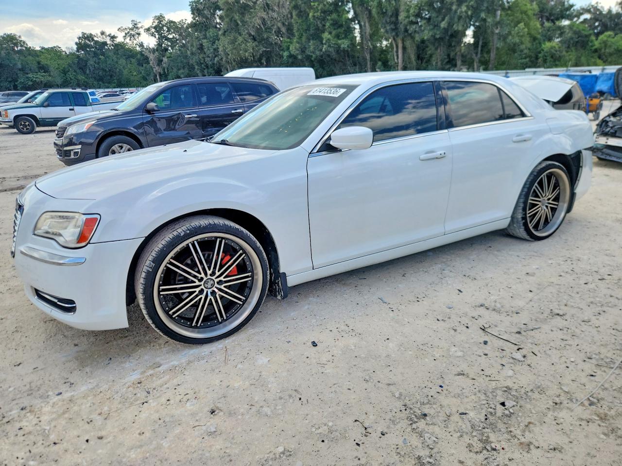 2014 Chrysler 300, VIN 2C3CCAAG8EH228356 — Зад