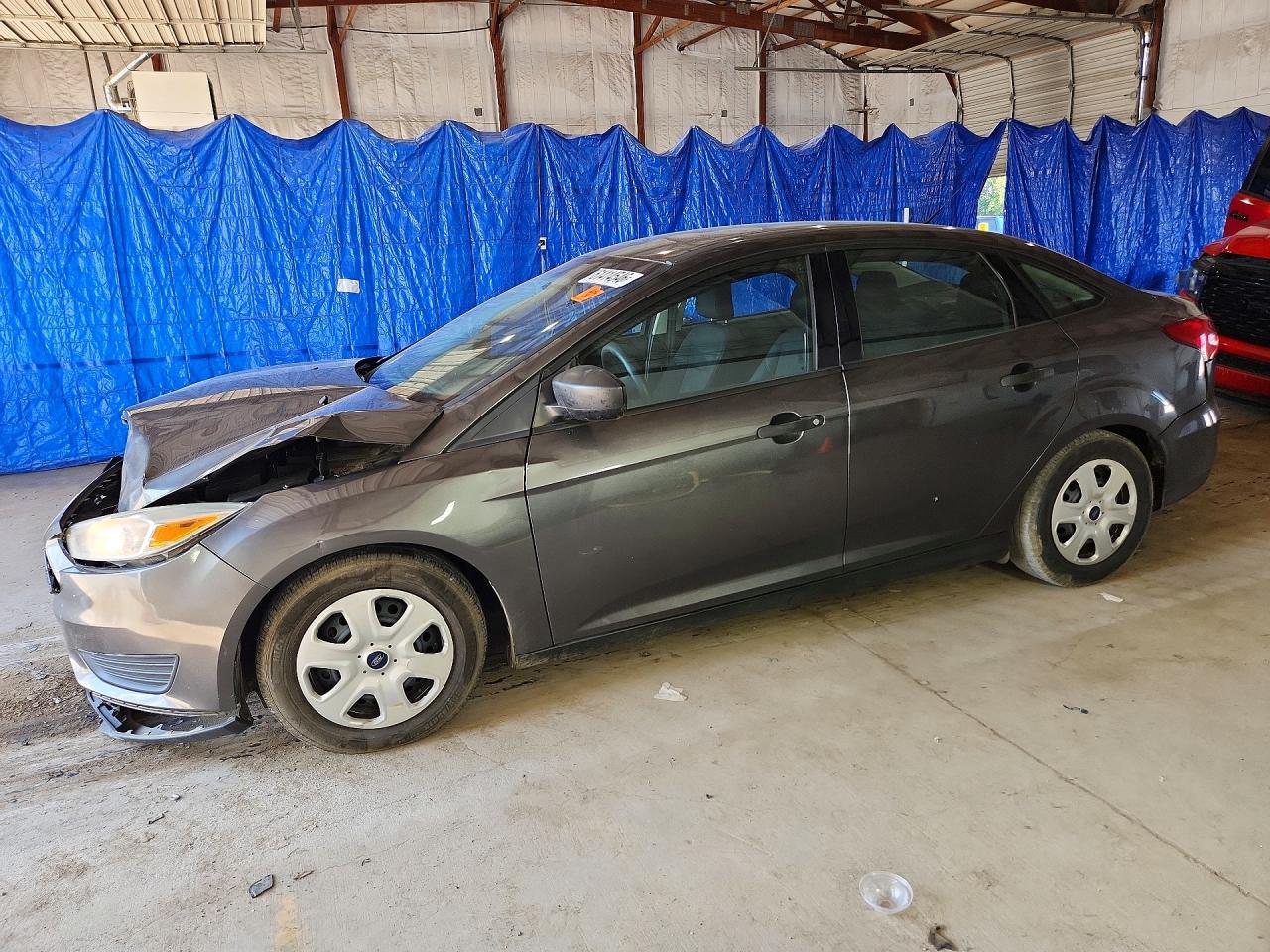 2016 Ford Focus S, VIN 1FADP3E25GL251488 — Front end