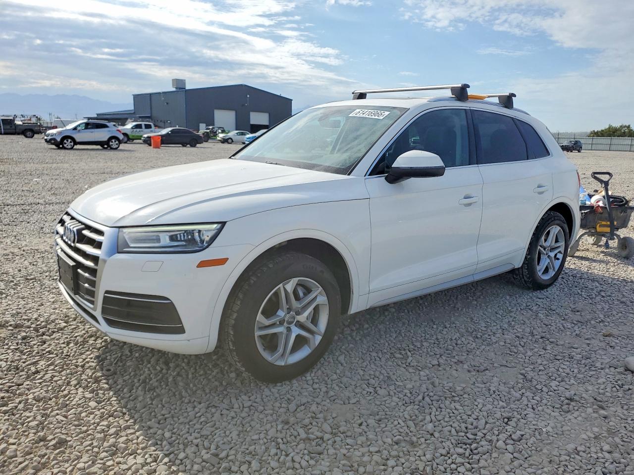 2019 Audi Q5 Premium, VIN WA1ANAFY4K2092062 — Side