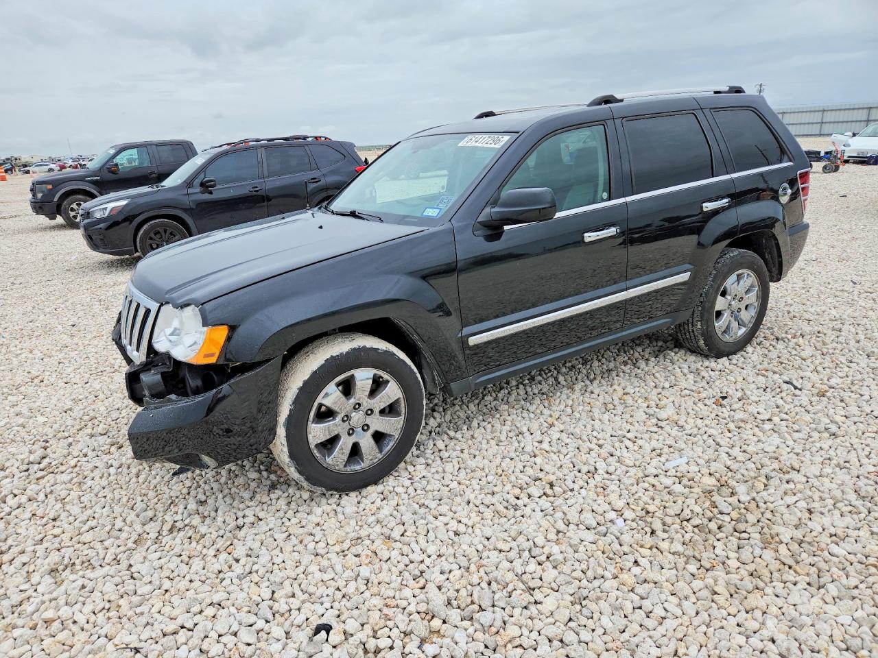 2010 Jeep Grand Cherokee Limited, VIN 1J4RR5GT3AC126910 — Front end