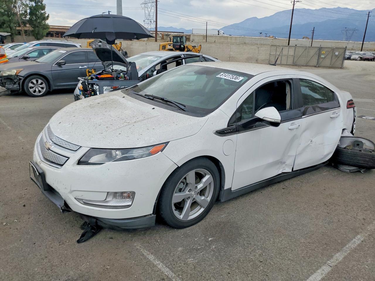 2013 Chevrolet Volt, VIN 1G1RH6E48DU144546 — Side