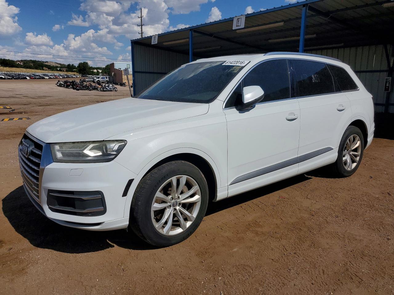 2017 Audi Q7 Premium, VIN WA1AAAF77HD008171 — Minor dents and scratches