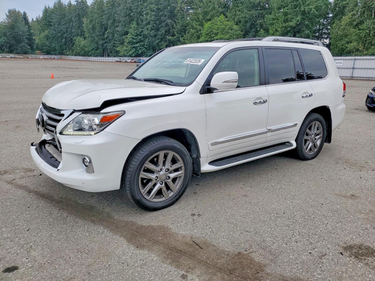 2015 Lexus LX 570, VIN JTJHY7AXXF4179985 — Front end