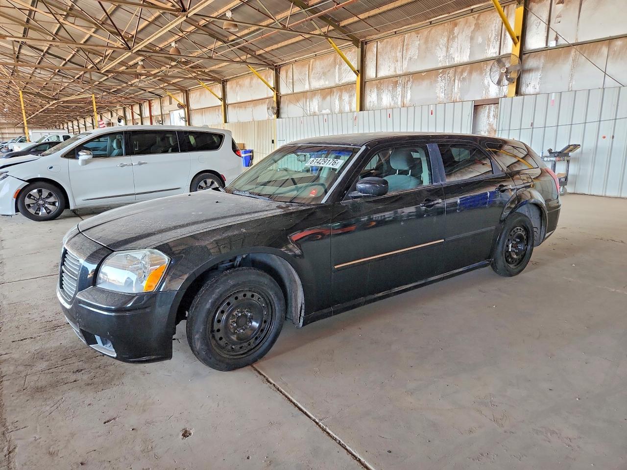2007 Dodge Magnum, VIN 2D4FV47V97H837651 — Side