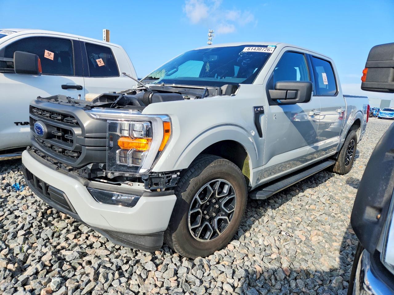 2023 Ford F-150 XL, VIN 1FTEW1EP0PFC03087 — Перед