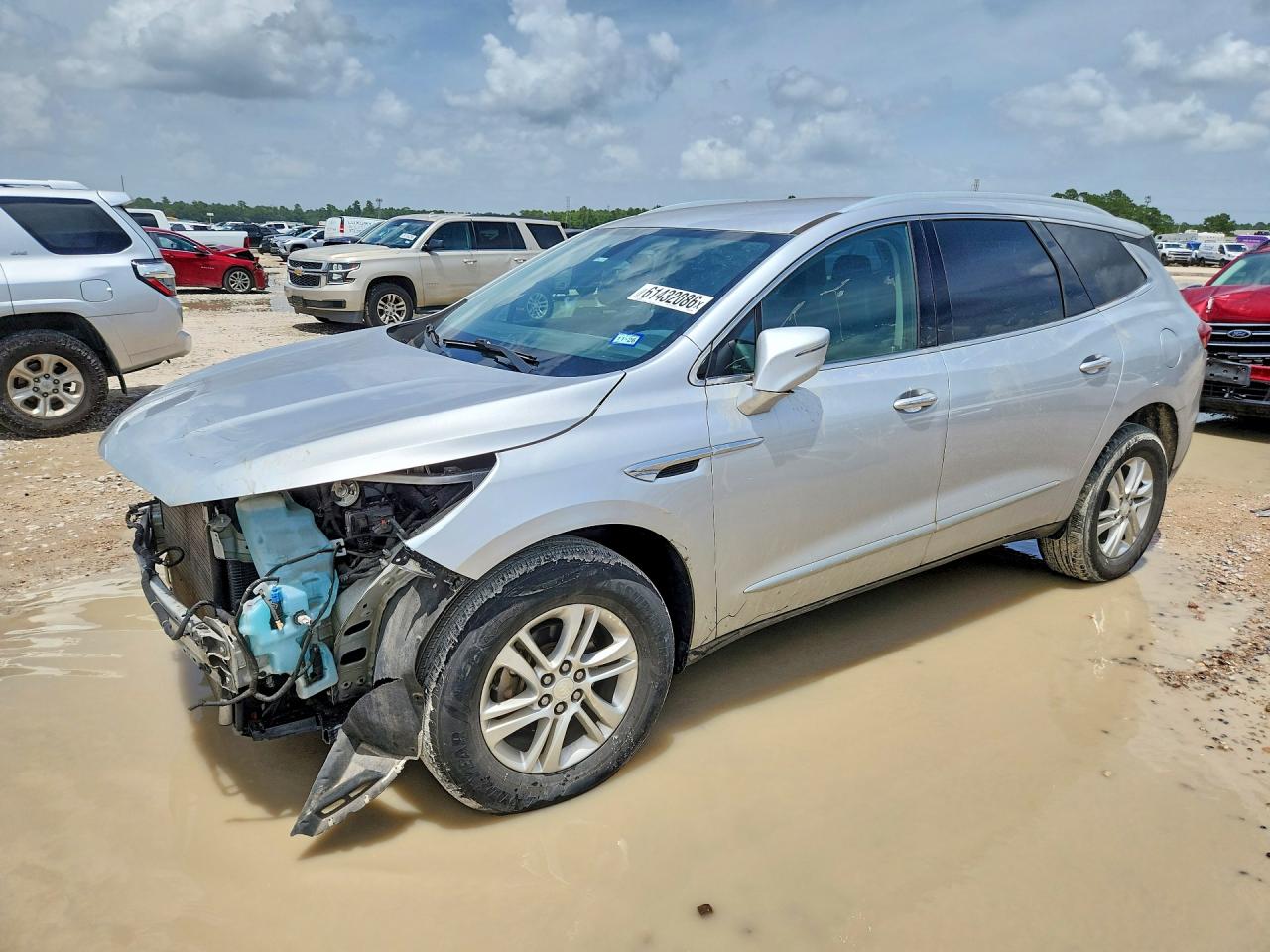 2019 Buick Enclave Essence, VIN 5GAERBKW9KJ317802 — Перед