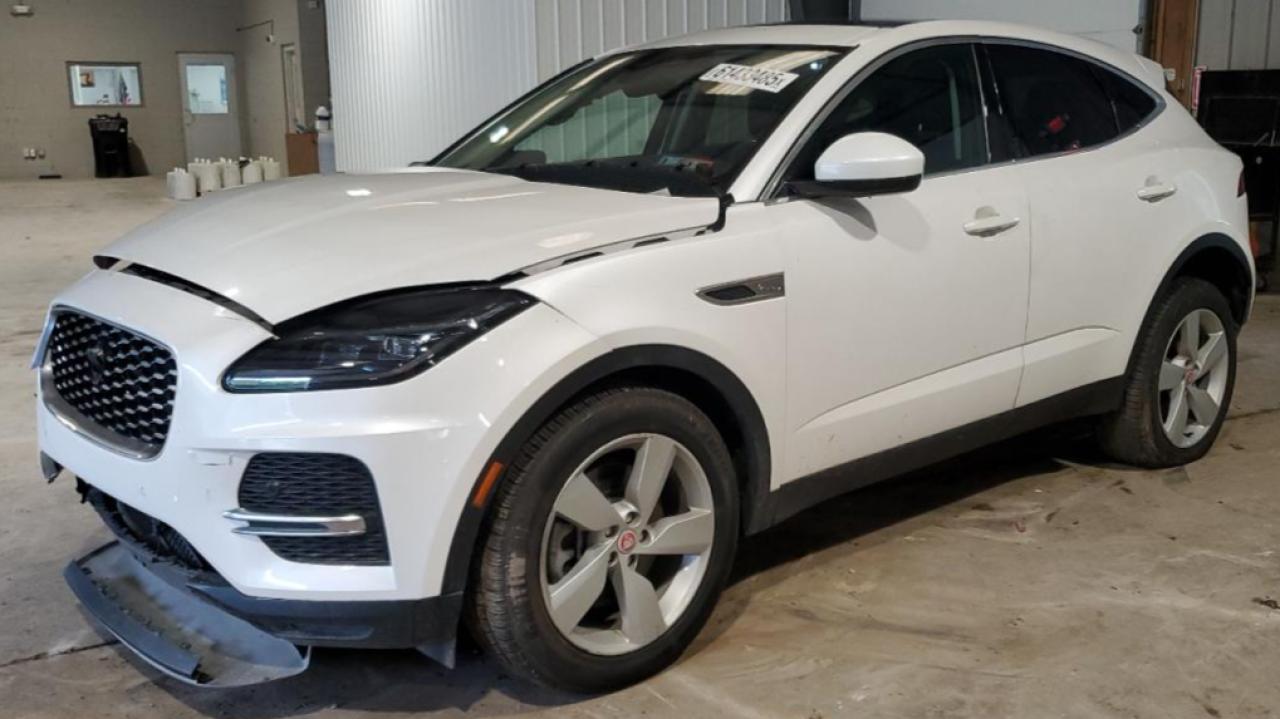 2022 Jaguar E-Pace SE, VIN SADFP2FX1N1030622 — Перед
