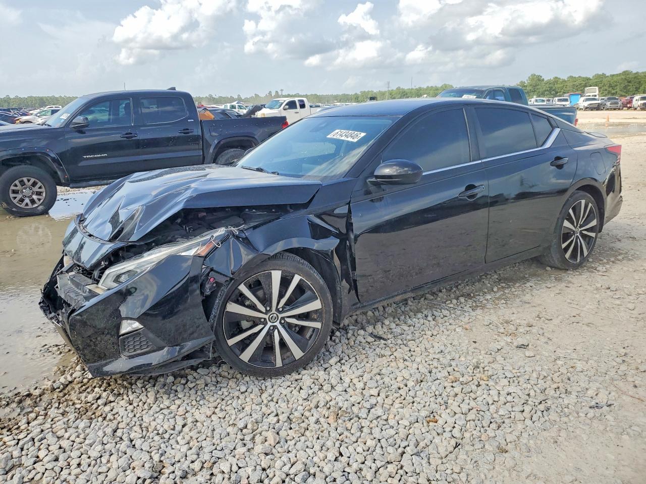 2021 Nissan Altima SR, VIN 1N4BL4CV4MN368839 — Front end