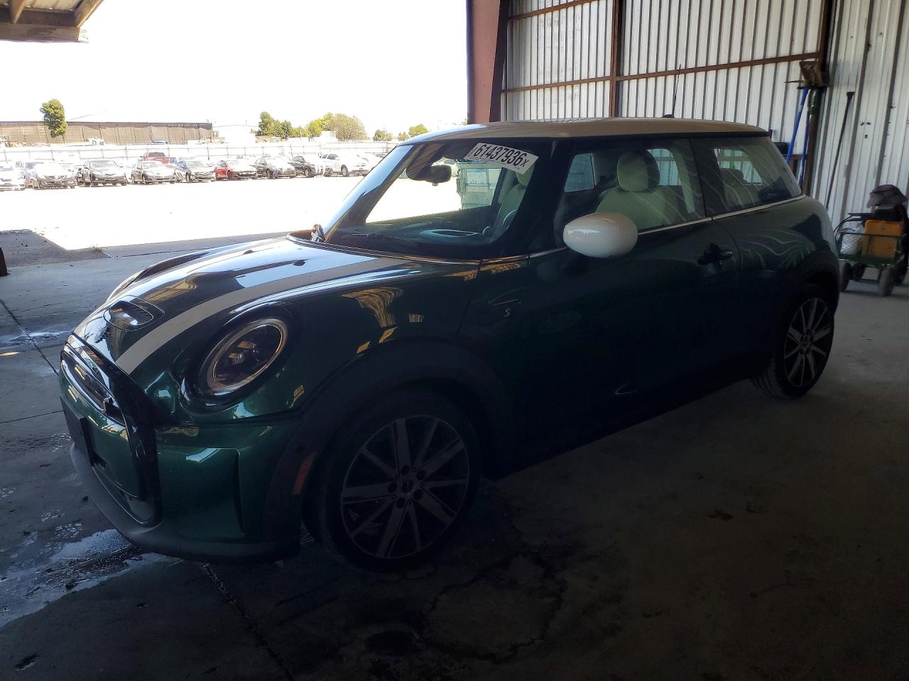 2023 MINI Hardtop Cooper SE, VIN WMW13DJ01P2T36690 — Front end