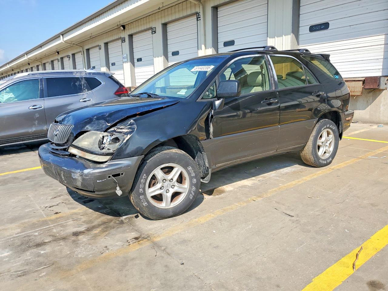 2000 Lexus RX 300, VIN JT6HF10U5Y0101757 — Front end