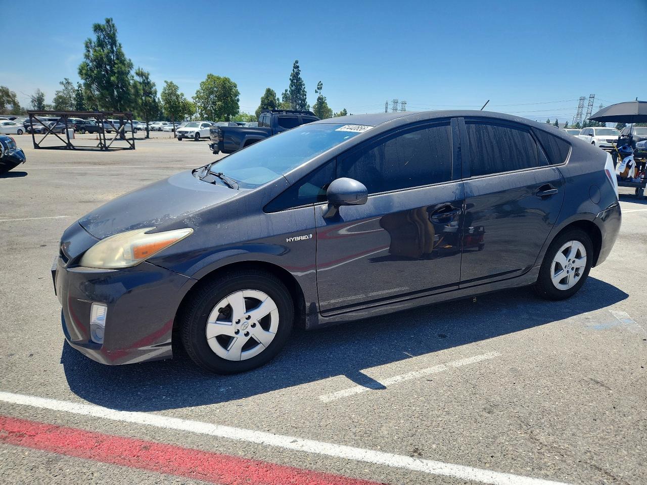 2011 Toyota Prius II, VIN JTDKN3DU7B0262464 — Normal wear