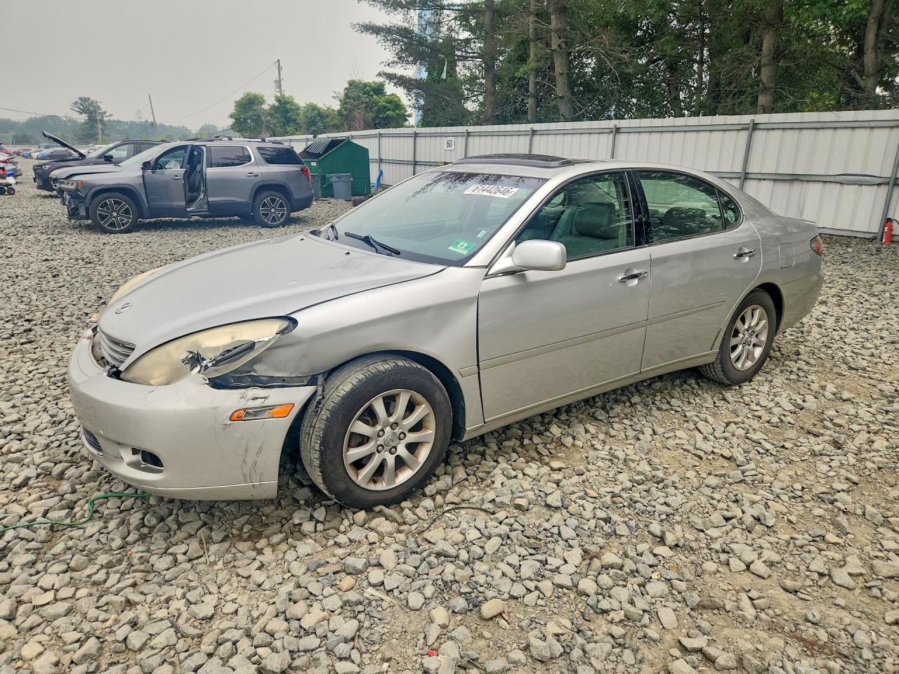 2003 Lexus ES 300, VIN JTHBF30G630125416 — Front end