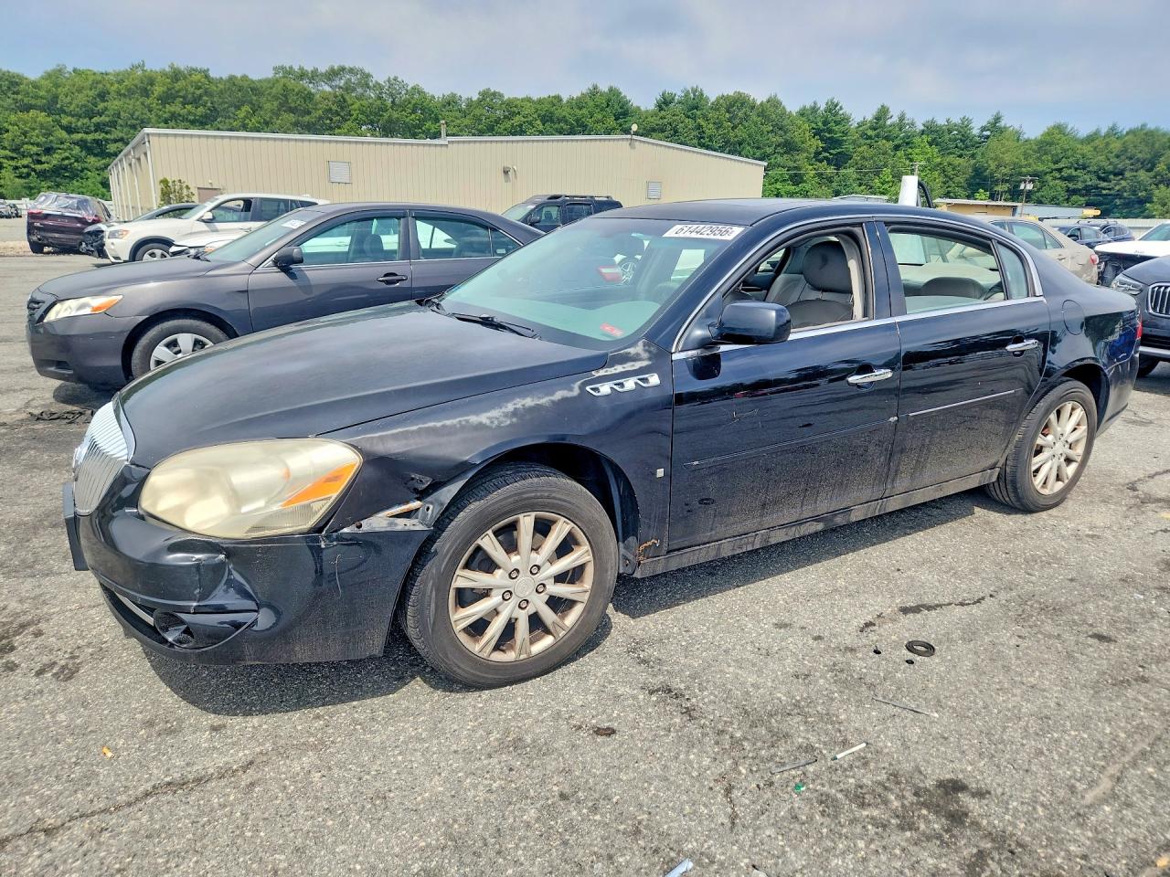 2010 Buick Lucerne CXL, VIN 1G4HC5EMXAU100616 — Front end