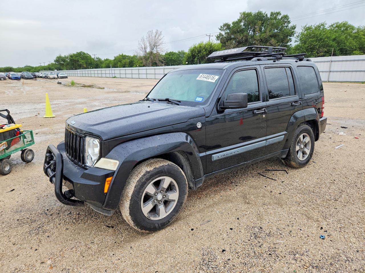2008 Jeep Liberty Sport, VIN 1J8GN28K88W159884 — Side