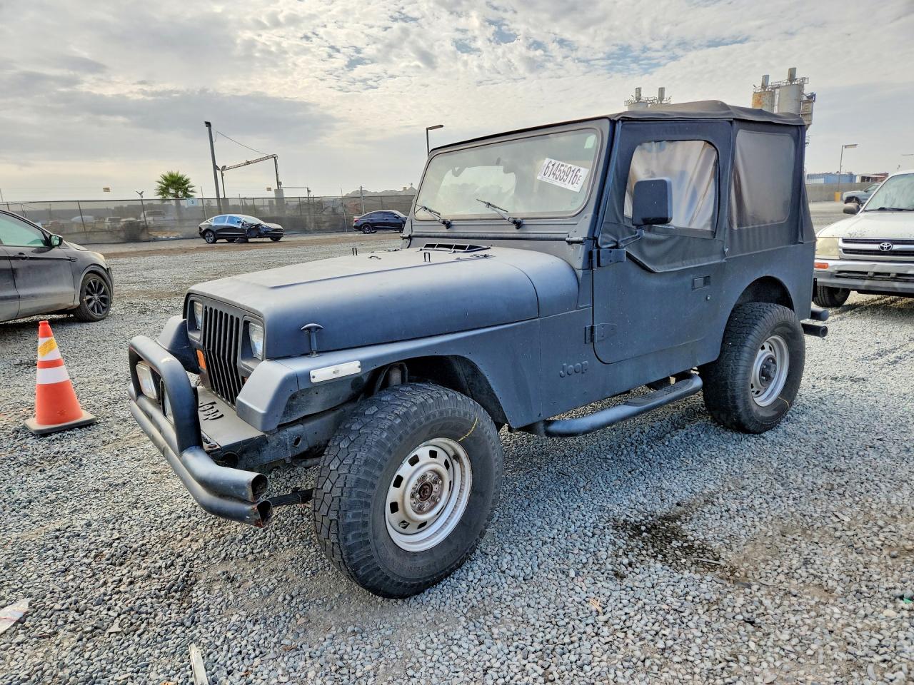 1995 Jeep Wrangler S, VIN 1J4FY19P9SP255016 — Minor dents and scratches