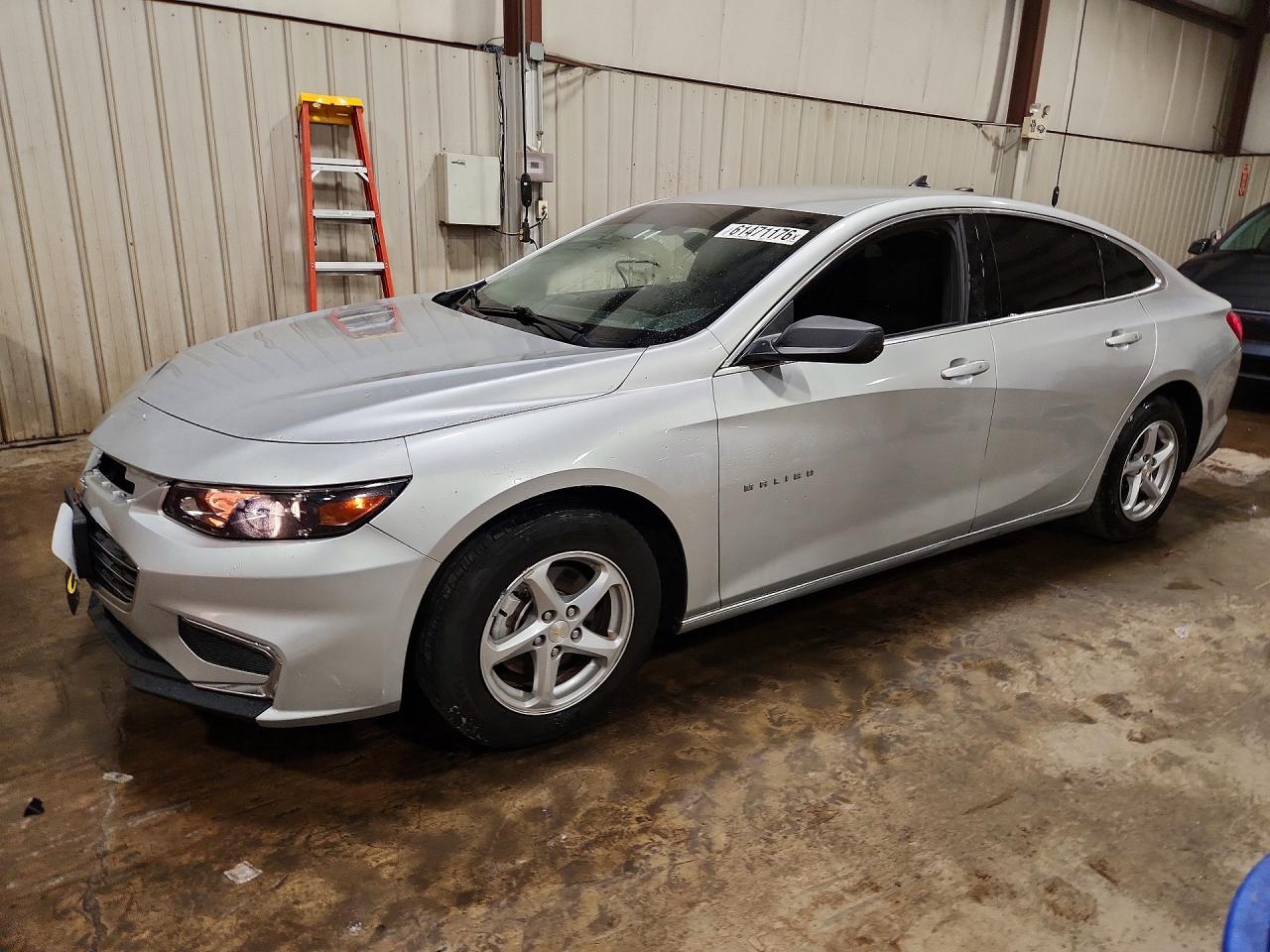 2018 Chevrolet Malibu LS, VIN 1G1ZC5ST4JF286364 — Front end