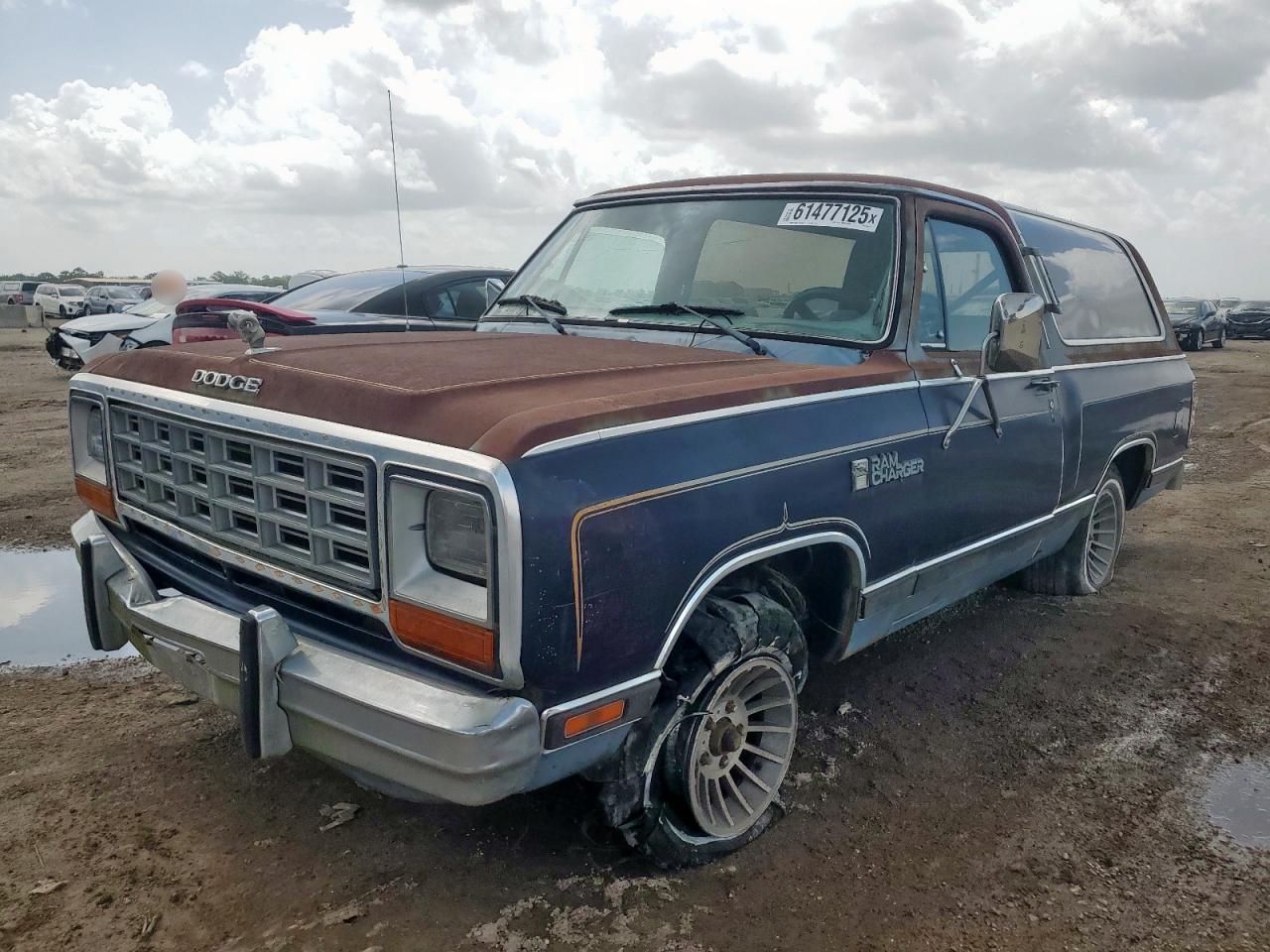 1985 Dodge Ram Charger, VIN 1B4GD12T5FS681928 — Обычный износ
