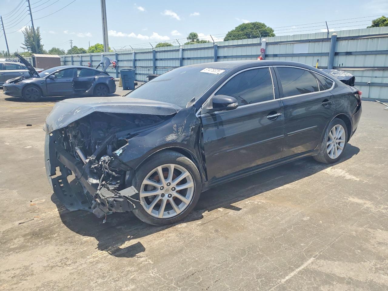 2015 Toyota Avalon Limited, VIN 4T1BK1EB3FU168263 — Front end