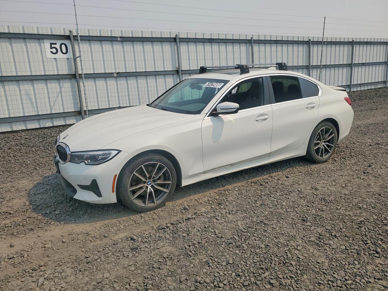 2020 BMW 3 Series 330i xDrive, VIN 3MW5R7J01L8B06354 — Бок