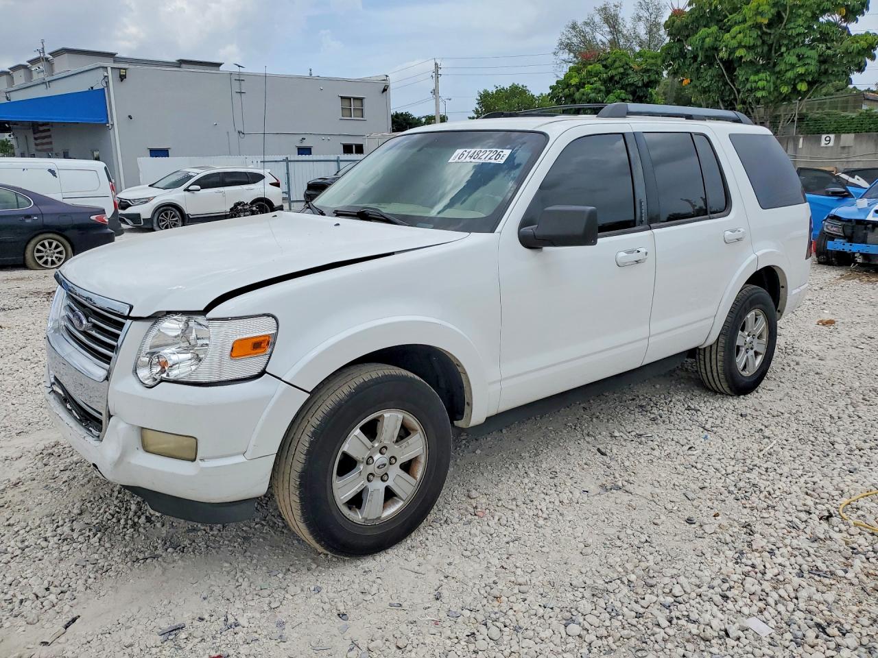 2009 Ford Explorer XLT, VIN 1FMEU63849UA23555 — Front end