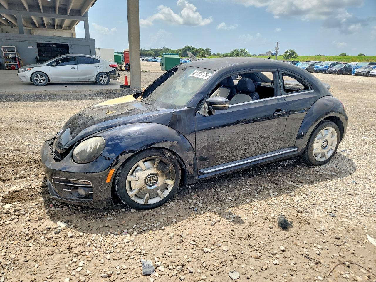 2019 Volkswagen Beetle SE, VIN 3VWJD7AT6KM713072 — Burn