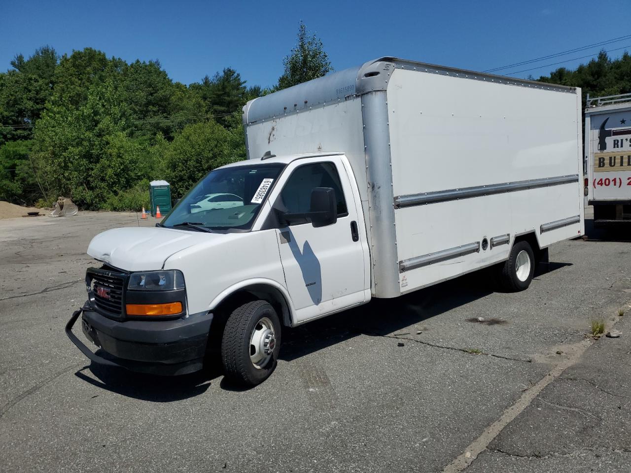 2020 GMC Savana, VIN 7GZ37TCG6LN008388 — Front end